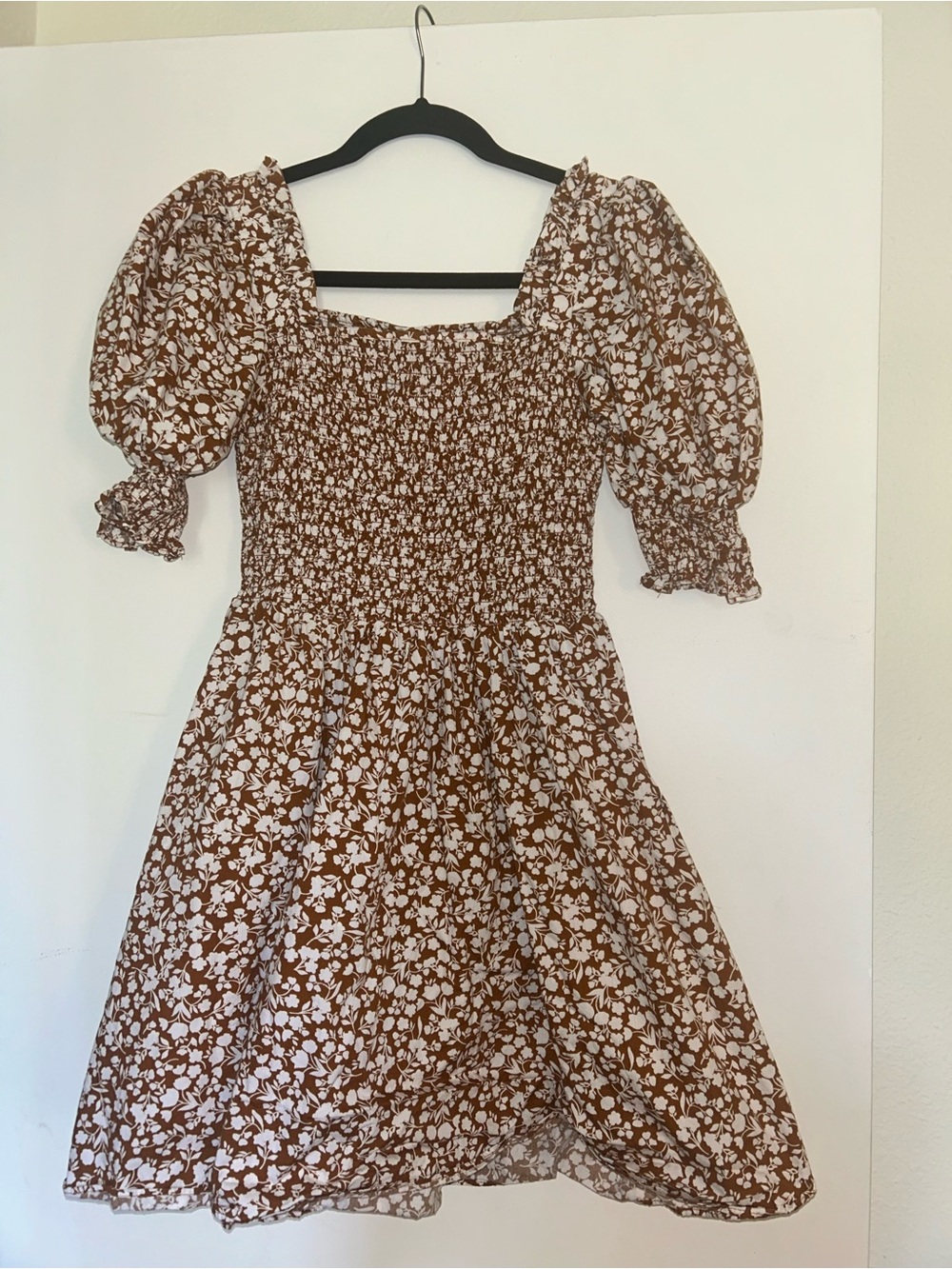 STATE Brown and White Floral Smocked Top